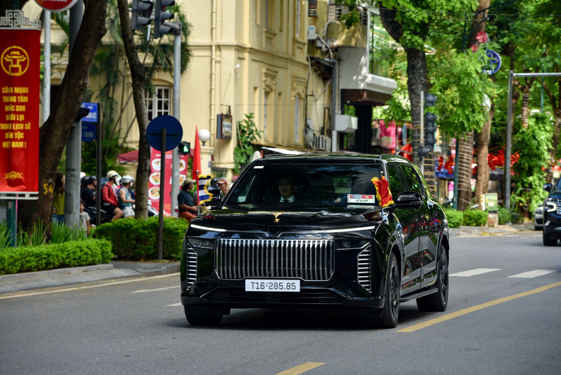 Những chi tiết xa xỉ bậc nhất trên Lạc Hồng 900 LX - Ảnh 7.