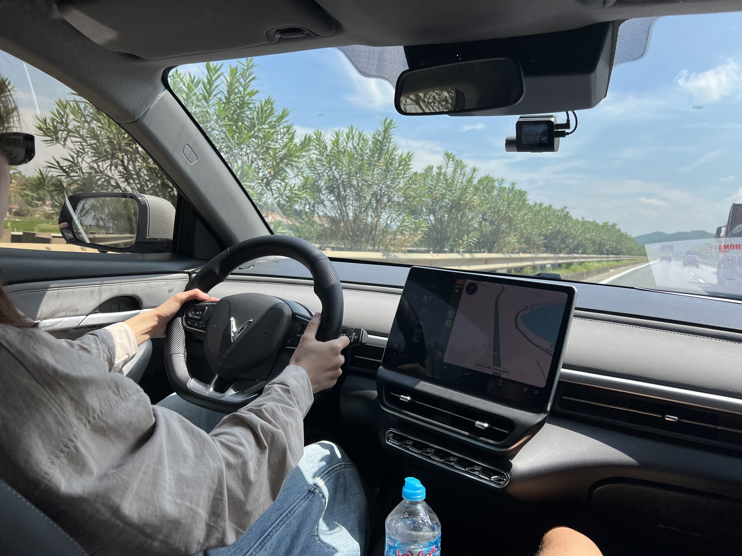 Kinh nghiệm xử lý khi xe ô tô mất phanh - Ảnh 2.