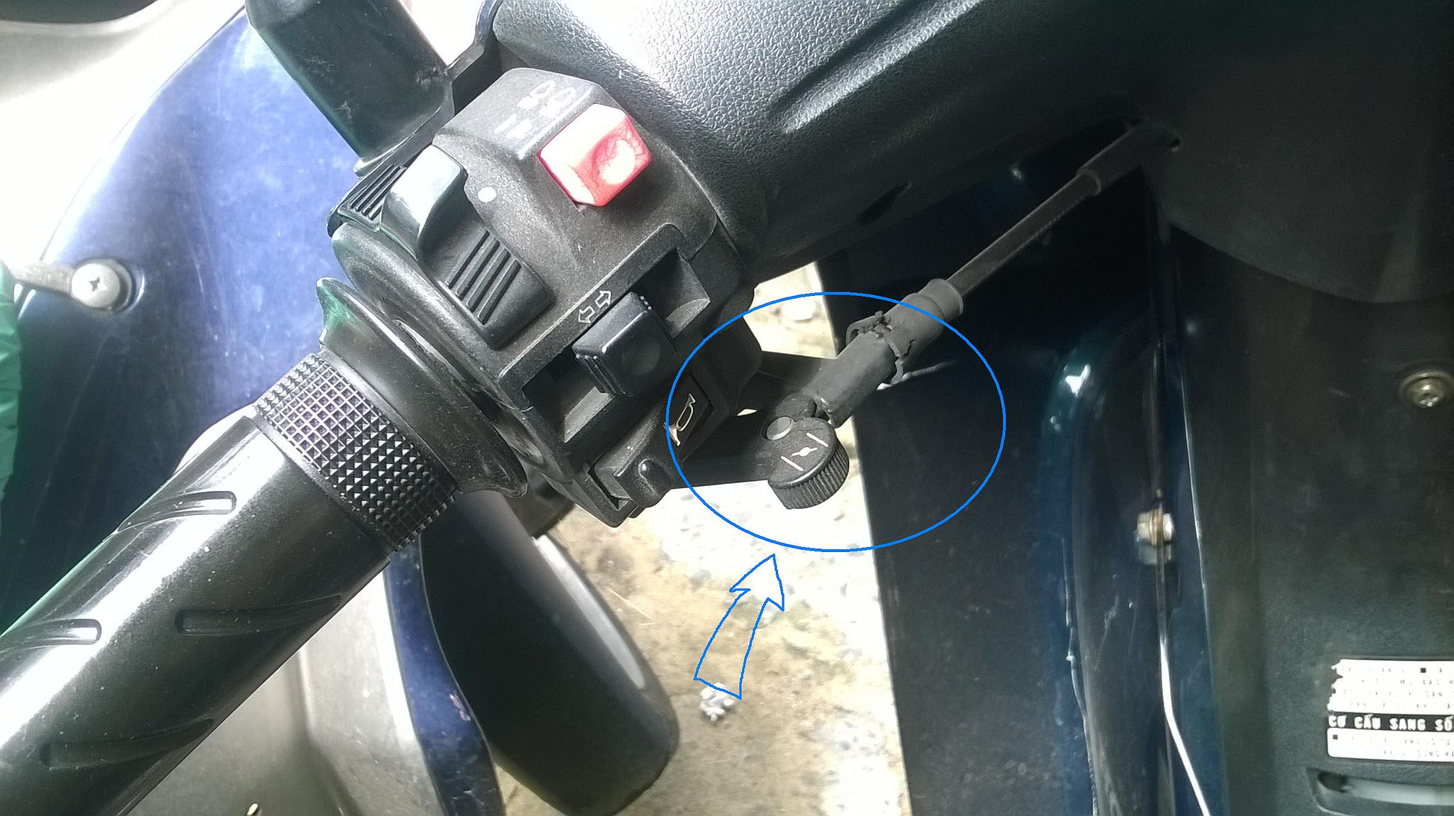 Xe gắn máy chạy yếu là do đâu?