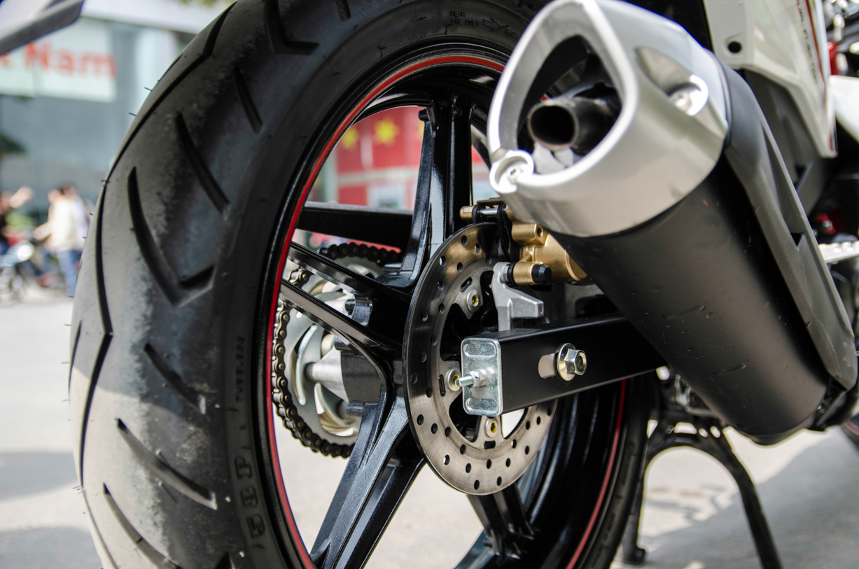 Xe gắn máy chạy yếu là do đâu?