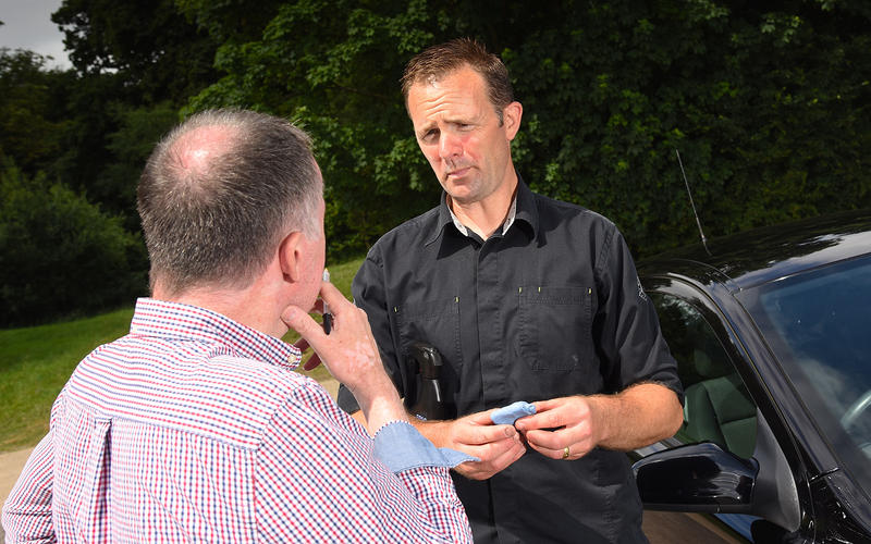 Thợ rửa xe chuyên nghiệp ở nước người ta là như thế này đây