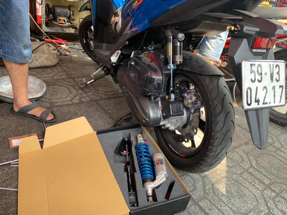 Cặp phuộc gần 30 triệu, vì sao đắt bằng cả chiếc xe?