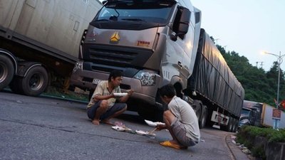 5 thói quen xấu dễ sinh bệnh của cánh tài xế đường dài 4a