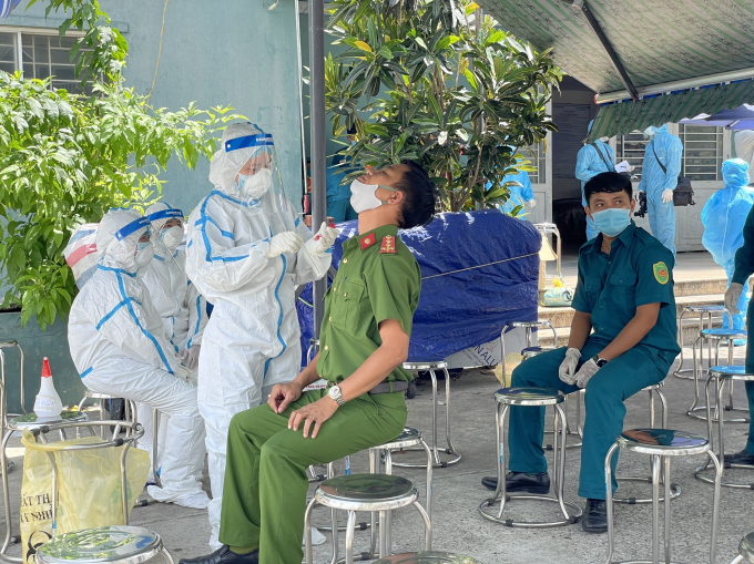 Con số ca nhiễm giảm dần sau 10 ngày “tổng lực” là