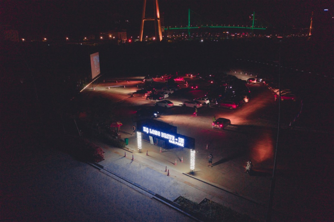 Hạ Long Drive in car park (1)