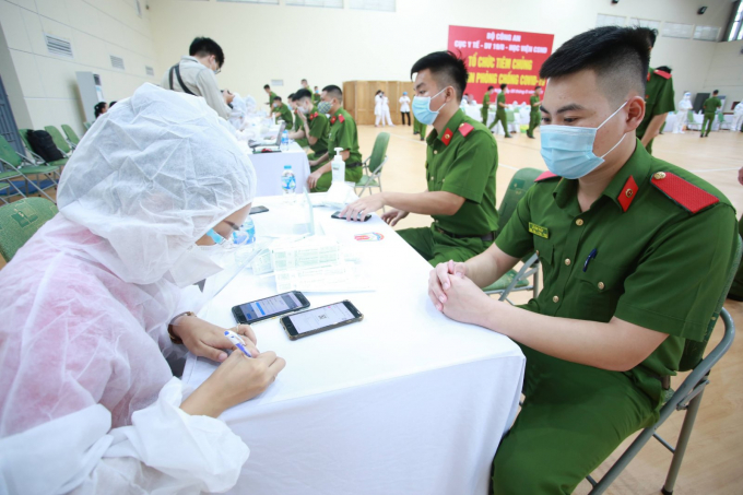 D8142C0A-25D6-4E50-BEDA-EFA5BEB1E7C5.