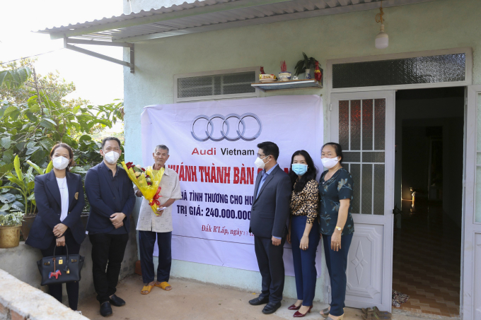 Le ban giao nha tinh thuong - 1