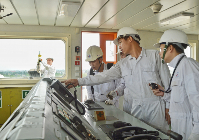 Đăng kiểm viên Chi cục đăng kiểm số 10 (Hải Phòng)