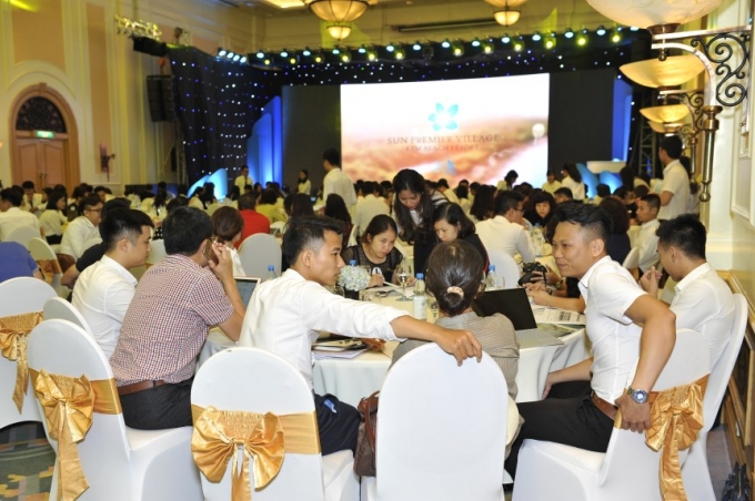 Nhieu khach hang nhanh chan dang ky mua biet thu  