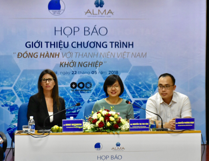 FCDDFF0D-FDFD-4429-A9C7-7BCCF9D3407F.