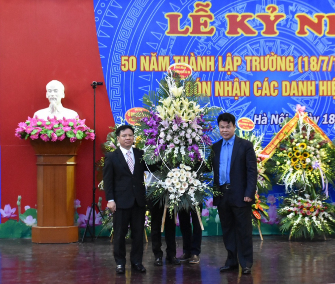 151F0E34-3743-40DB-AC7F-C67F4EB28B10.