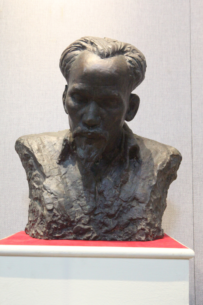 Tượng “Chân dung Bác Hồ”. Tác phẩm của bà Nguyễn T