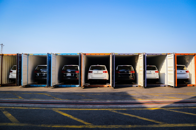 Thaco xuat khau xe KIA SEDONA (4)