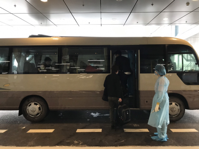 Ảnh 4 - Hành khách được sắp xếp đưa về các điểm cá