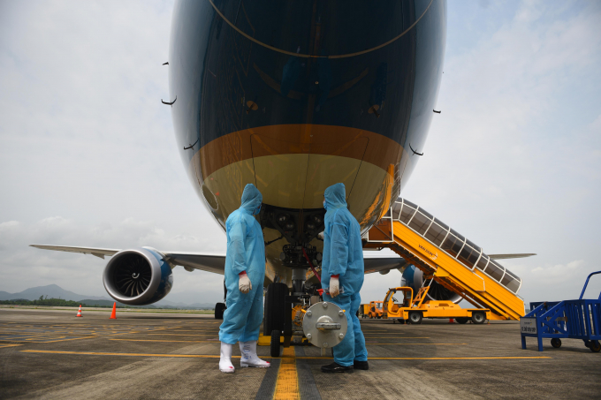 Nhin tu xa CBNV SB Van _on trong trang phuc bao ho