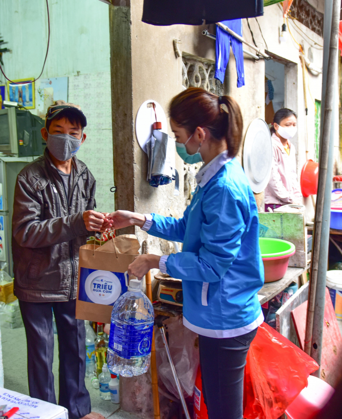 Các phần quà được trao tặng trong chương trình Tri