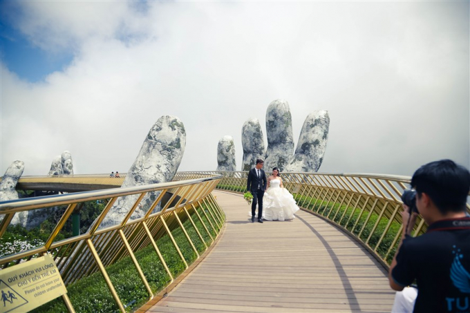 Ba Na ngay dau mo cua (13)