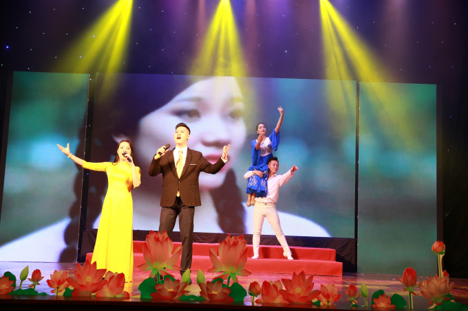 EAC20B20-239E-4758-85CB-58E13B5AEB49.