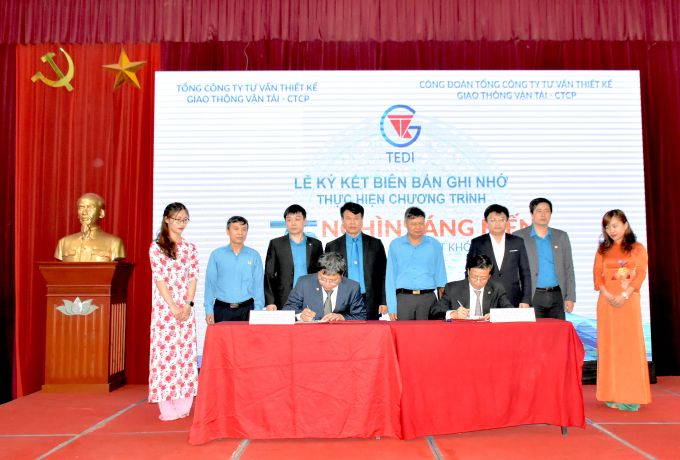 EB67CF8D-952D-480C-BDE8-ABE6E808CFD0.