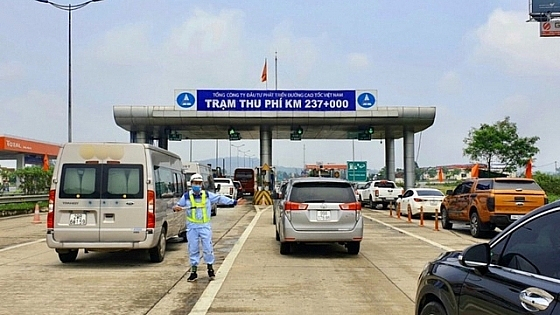 1034_hang-cuu-tro-mien-phi-duong-bo-16038786169051