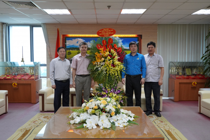 8364CA20-1E31-449D-B215-AAB4B3BB44BD.