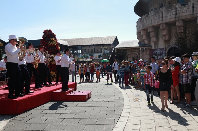 Lễ hội âm nhạc đường phố mang lại không gian Châu 