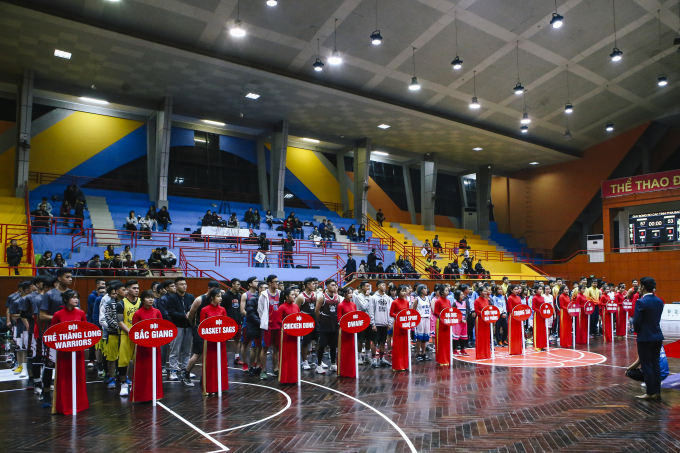 Các đoàn vận động viên đến từ 10 đội nam và 5 đội 