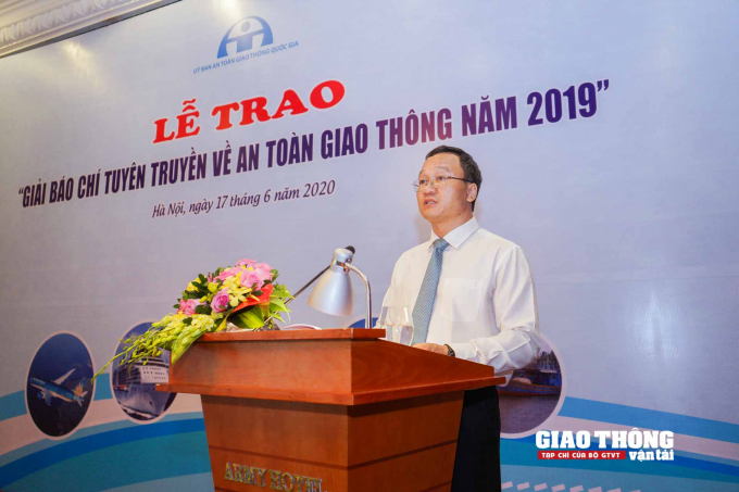 Tạp chí GTVT đoat 2 giải thưởng Báo chí viêt về ATGT - Ảnh 3.