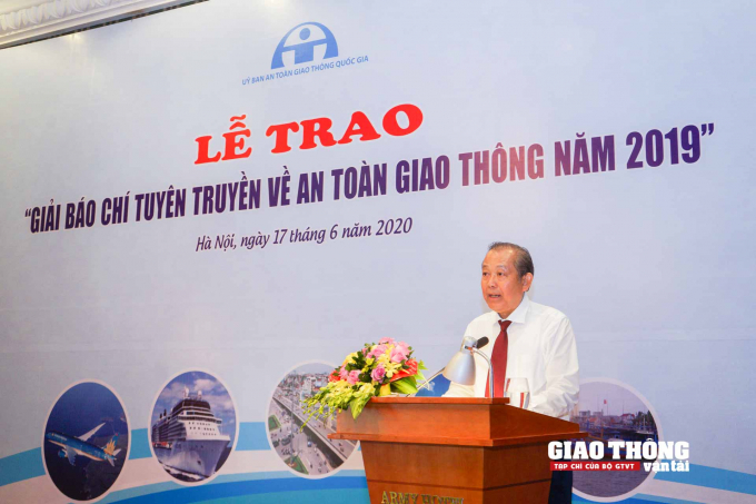 Tạp chí GTVT đoat 2 giải thưởng Báo chí viêt về ATGT - Ảnh 2.