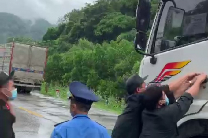 9f6f9272fd570b095246 c