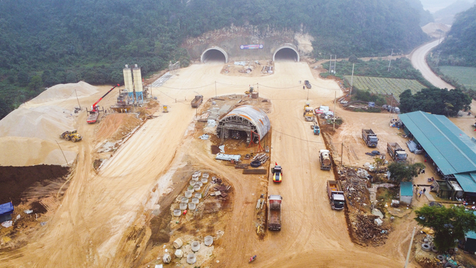 Thi công cao tốc Bắc - Nam đoạn Mai Sơn - QL45