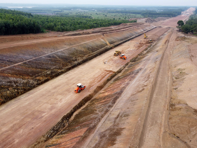 Thi công cao tốc Phan Thiết - Dầu Giây