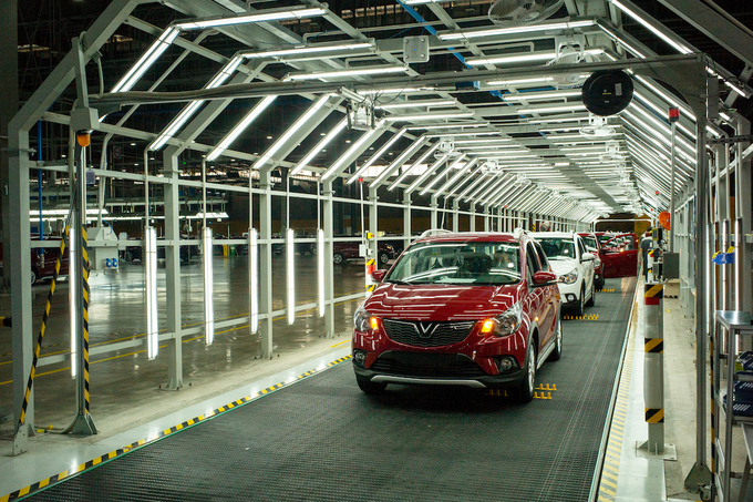 Xe xăng VinFast lập tức gây sốt chỉ ít thời gian sau khi nhà sản xuất ô tô Việt Nam thông báo ngừng sản xuất để chuyển đổi sang xe điện.