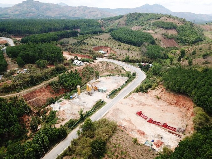 Trạm bê tông đấu nối trái phép tại thôn Broong Mỹ, xã Đắk Môn, huyện Đắk Glei, tỉnh Kon Tum
