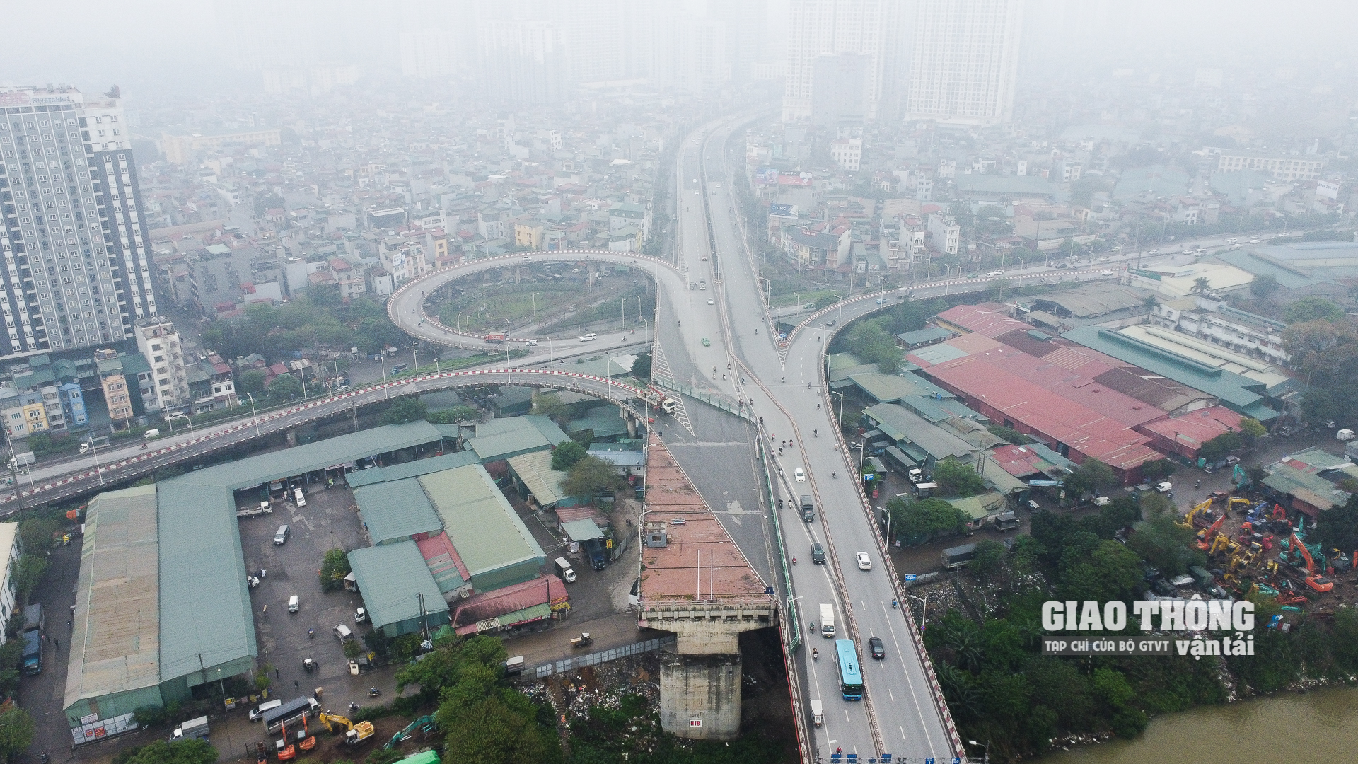 Điểm đầu tại Km0+840 (giao với đường Nguyễn Khoái và đường Minh Khai), điểm cuối tại Km4+312,62 (giao với đường Long Biên - Thạch Bàn, đường Cổ Linh). Dự án được chia làm 5 gói thầu xây lắp, gói thầu đầu tiên được khởi công xây dựng vào tháng 1/2021.