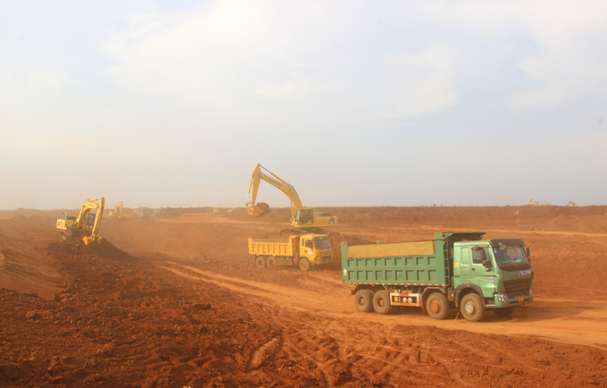 Nhiều vị trí mặt bằng của dự án xây dựng sân bay Long Thành hiện đang ở tình trạng 