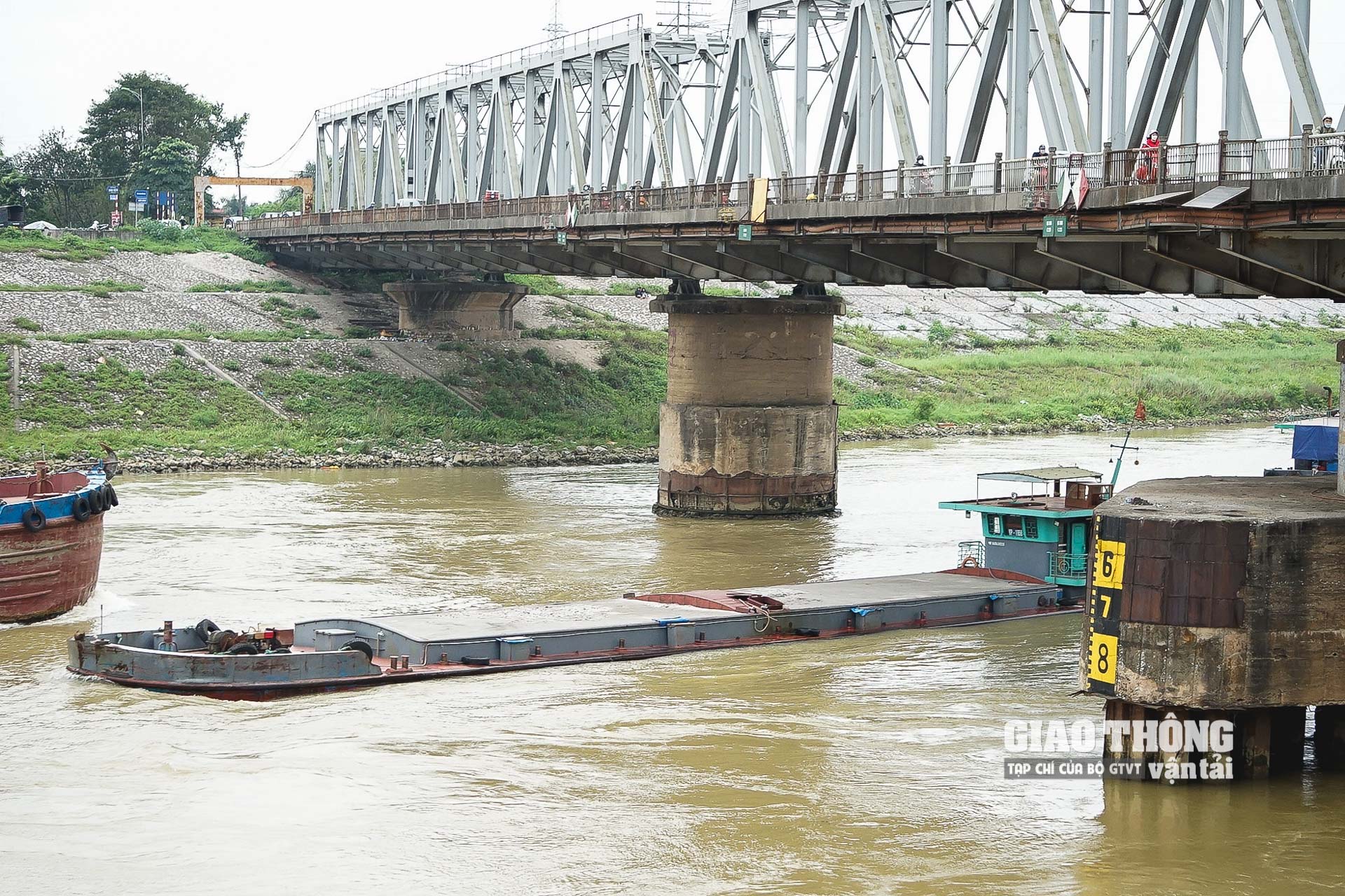 Những năm gần đây, việc điều tiết luồng đường thủy đoạn qua cầu Đuống cũng nhiều lần không thông vì phải cấm luồng ngay cả trong mùa nước lũ và mùa nước cạn.