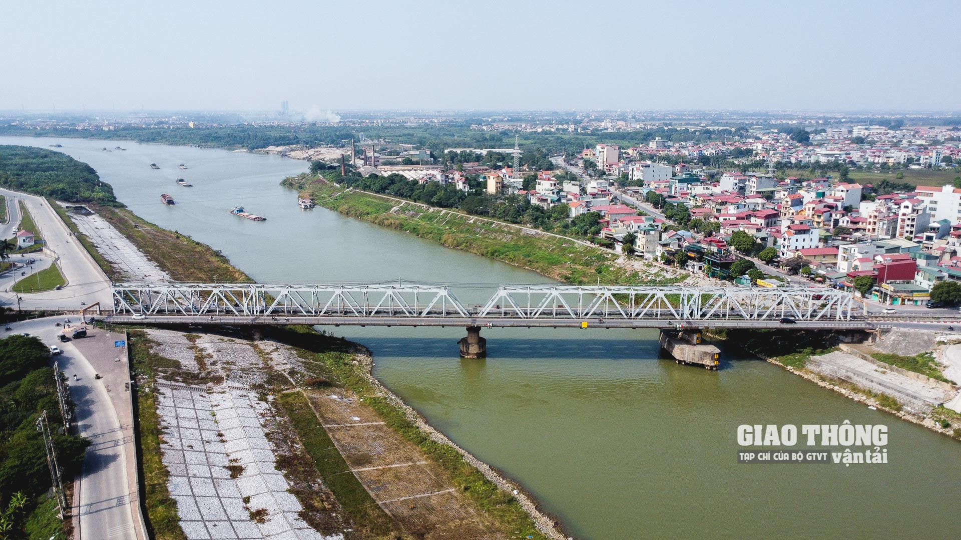 Theo đánh giá của Bộ GTVT, việc xây dựng cầu Đuống mới là yêu cầu rất cấp thiết. Hiện, Bộ GTVT đang triển khai Dự án nâng cấp tuyến vận tải thủy sông Đuống (cầu đường sắt sông Đuống) dự kiến tổng vốn dự kiến gần 1.900 tỉ đồng trong kế hoạch đầu tư công trung hạn giai đoạn 2021 – 2025.