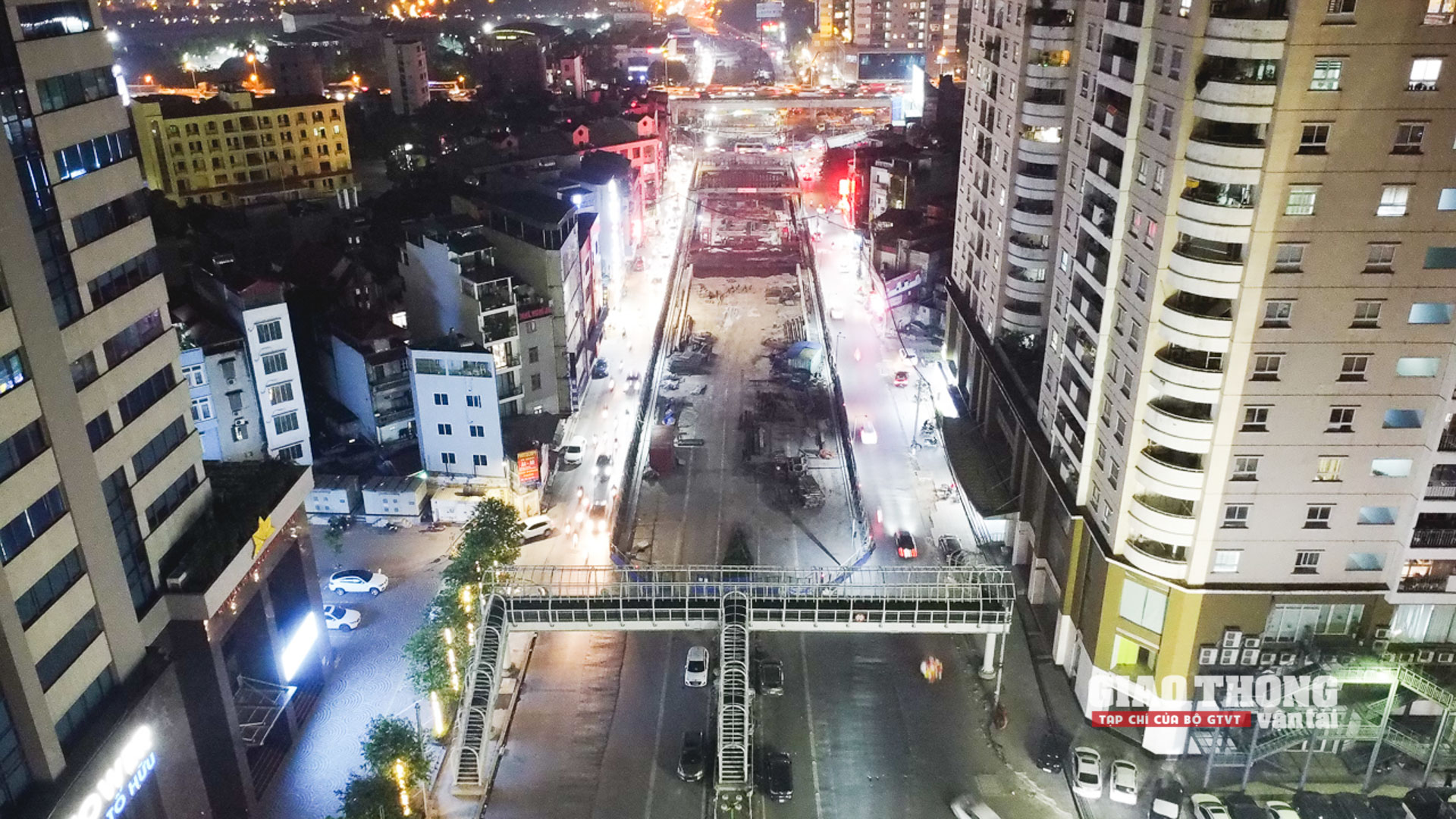 Dự kiến, đến ngày 10/10/2022, hầm chui Lê Văn Lương sẽ được thông xe kỹ thuật, vượt tiến độ khoảng 2 tháng so với kế hoạch đăng ký (quý 4/2022). Trong ảnh: hầm chui Lê Văn Lương hướng đi trung tâm TP Hà Nội