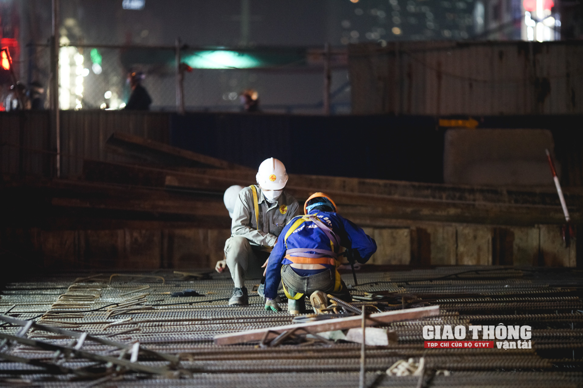 Vì vậy, đơn vị đã thắt chặt công tác kiểm soát dịch bệnh, cũng như dự phòng phương án bổ sung nhân lực trong trường hợp có ca nhiễm trên công trường.