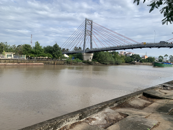 Khu vực kênh Chợ Gạo bị sụt lún hư hỏng nhiều năm nay