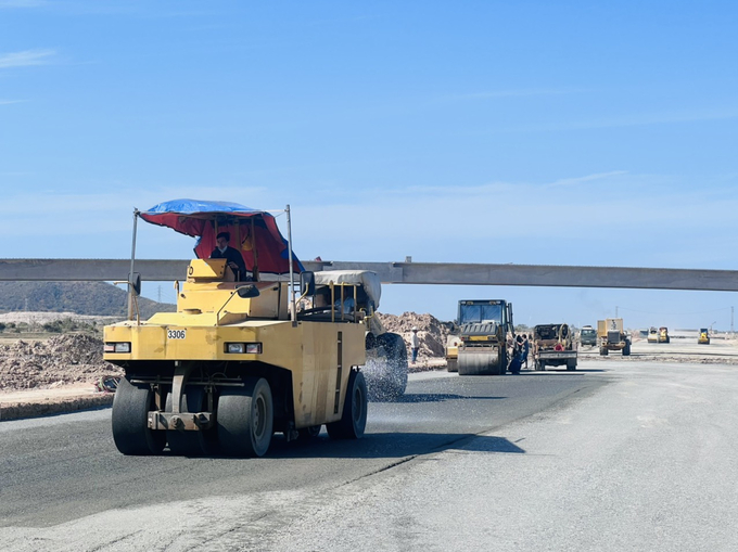 Thi công cao tốc Bắc - Nam đoạn Vĩnh Hảo - Phan Thiết