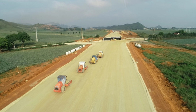 Thi công cao tốc Bắc - Nam đoạn Mai Sơn - QL45