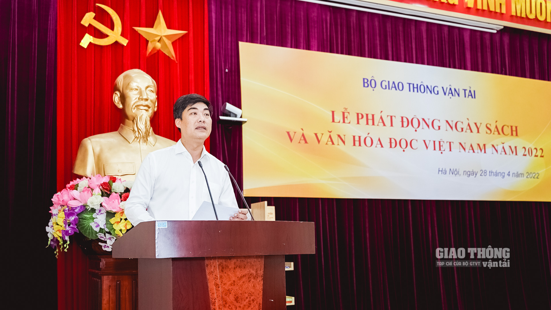 Theo ông Nguyễn Trí Đức - Chánh văn phòng Bộ GTVT, trong những năm gần đây, dù gặp nhiều khó khăn do ảnh hưởng bởi đại dịch Covid-19 tác động lên mọi mặt của kinh tế - xã hội nhưng các hoạt động hưởng ứng Ngày sách và Văn hóa đọc Việt Nam đã được các cơ quan, đơn vị thuộc Bộ GTVT tổ chức đảm bảo thiết thực, hiệu quả và an toàn.