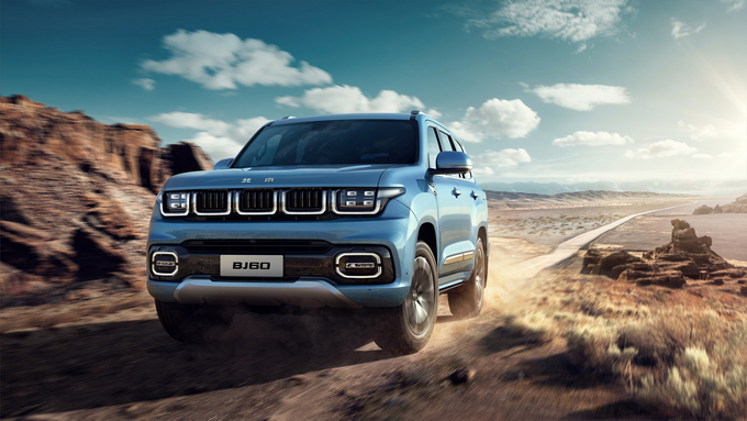 BAIC BJ60 mới nhìn từ phía trước không khác gì một chiếc xe Jeep.
