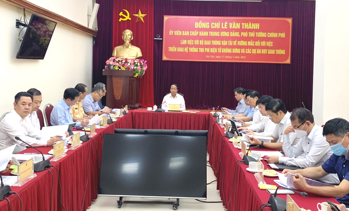Phó Thủ tướng Chính phủ Lê Văn Thành chủ trì buổi làm việc với Bộ GTVT