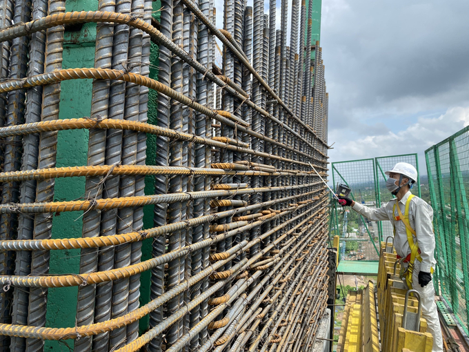 Kiểm tra chất lượng thi công của các thân trụ trước ngày đổ bê tông 