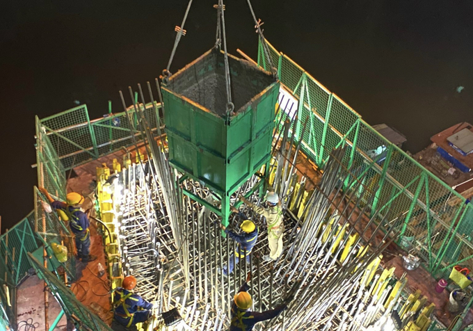 Thân trụ tháp ngày một cao thêm thì ngày dự án hoàn thành càng đến gần