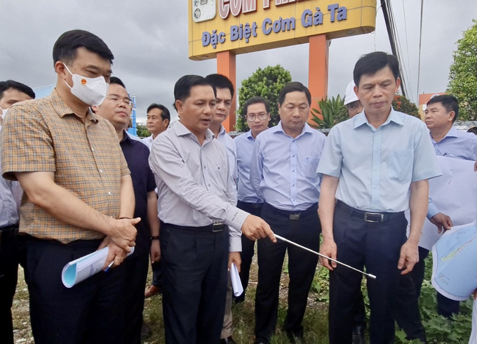 Đoàn kiểm tra Quốc hội nghe báo cáo từ Ban QLDA Mỹ Thuận và đơn vị tư vấn