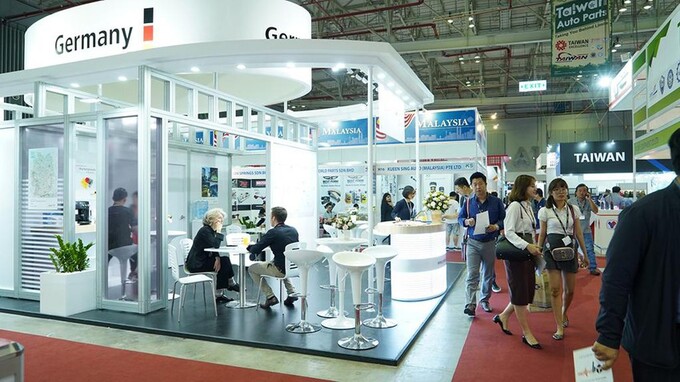 Gian hàng triển lãm công nghiệp ô tô của các doanh nghiệp Đức


